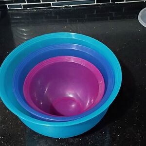 Tupperware Blue and Purple Nesting Bowls